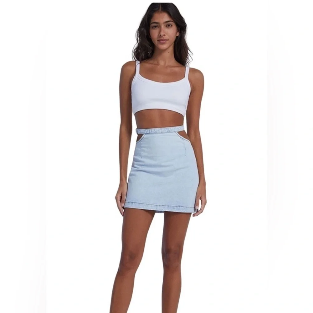 We Wore What NWT Denim Cut Out Belted Mini Skirt Sz XS $69 REVOLVE Y2K - Picture 6 of 14
